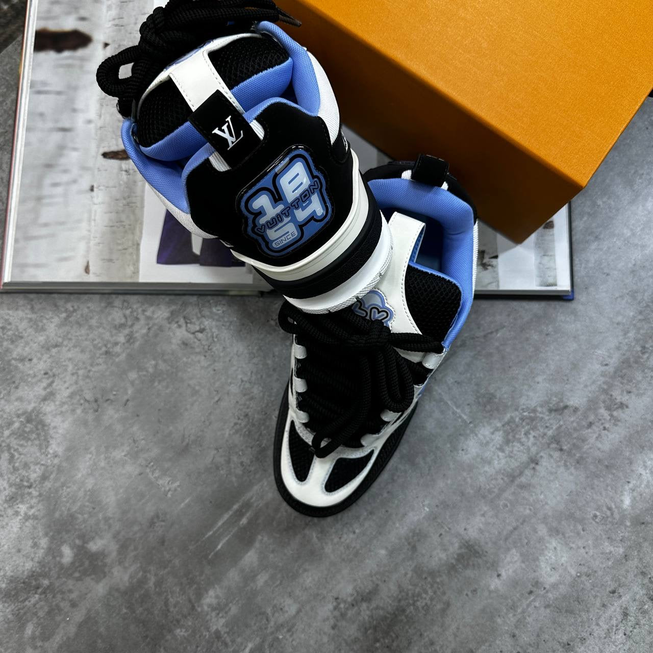 LVE TRAINER -BLACK|BLUE