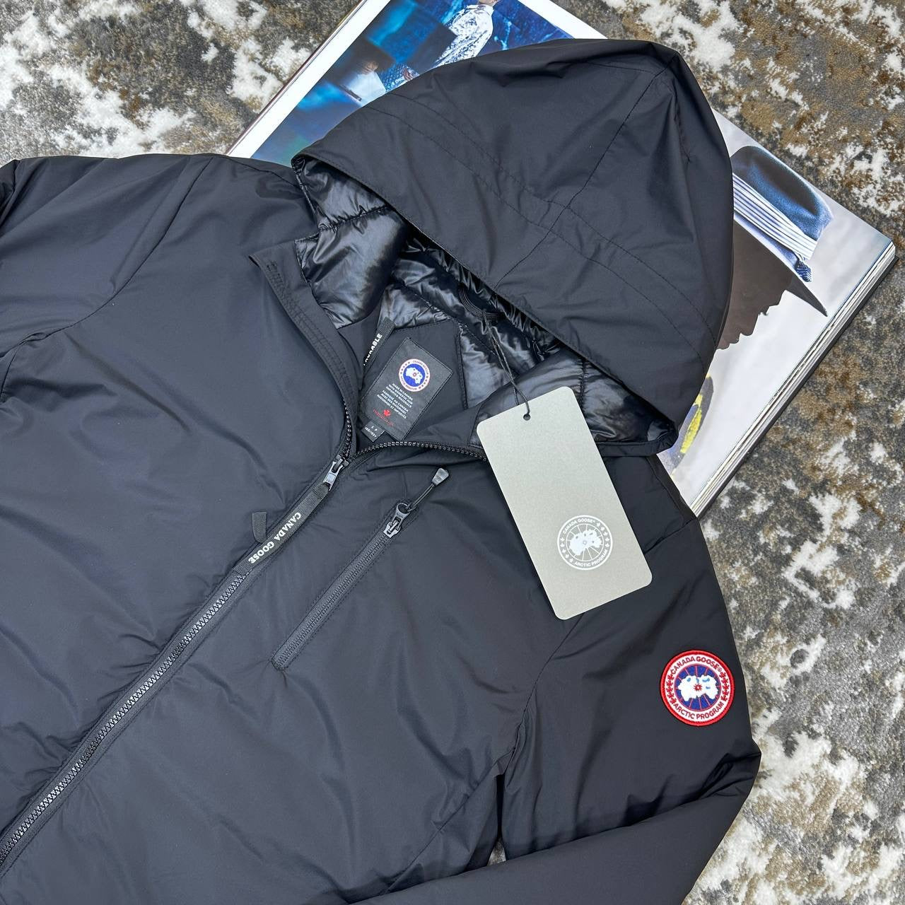 CNADA-GOOSE ZIP JACKET-BLACK WITH RED BADGE