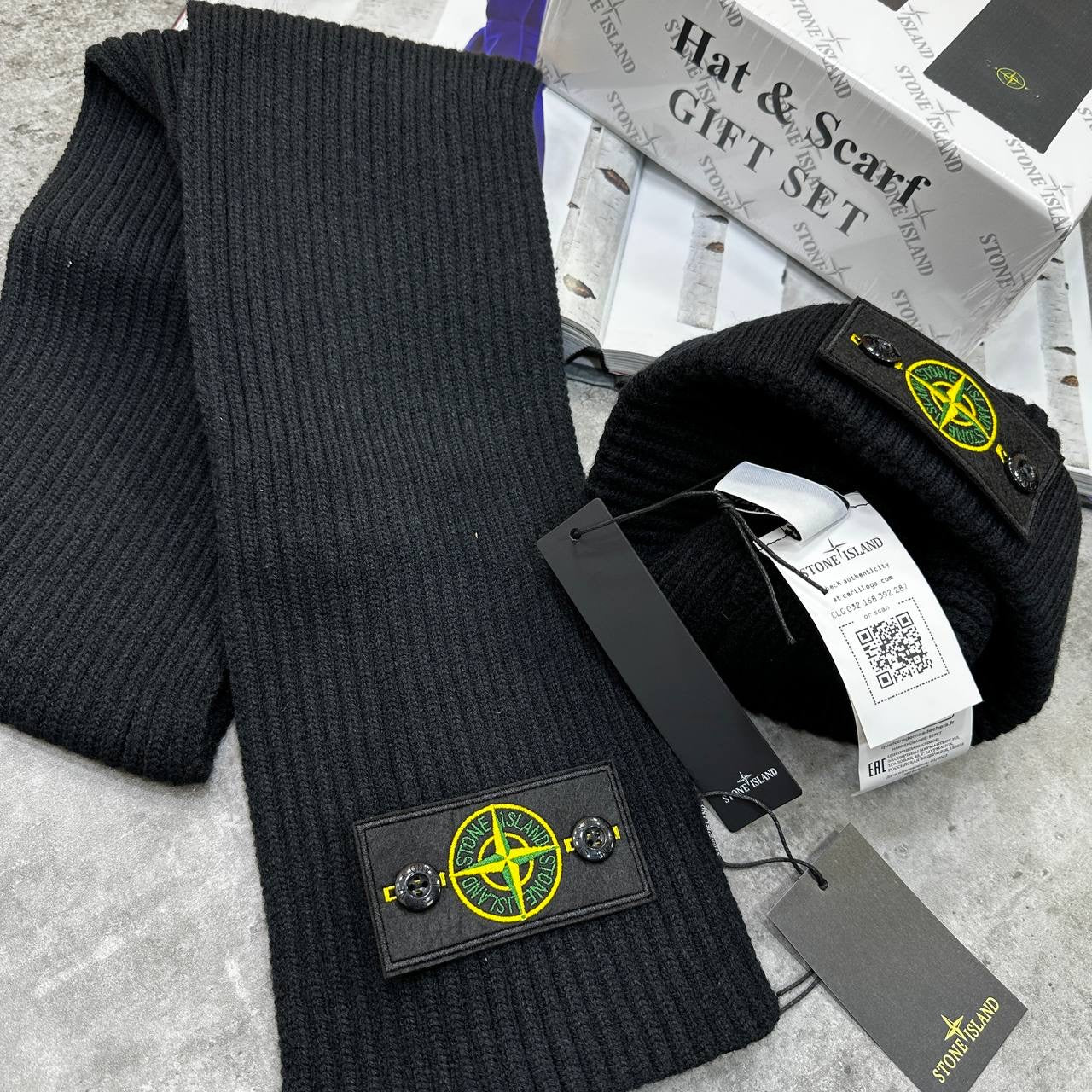 STNE HAT AND SCARF BLACK WITH BOX