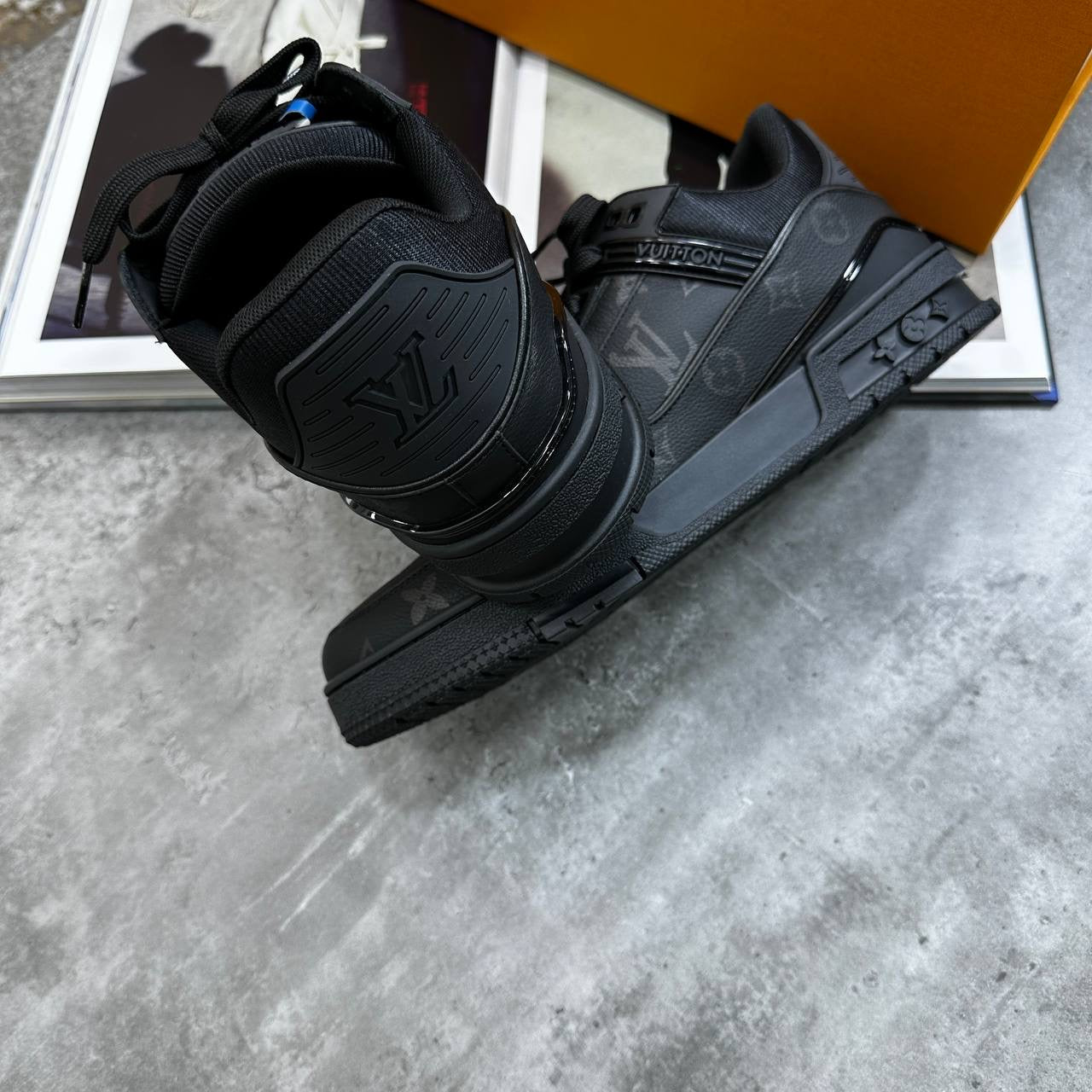 LVE TRAINER - FULL BLACK