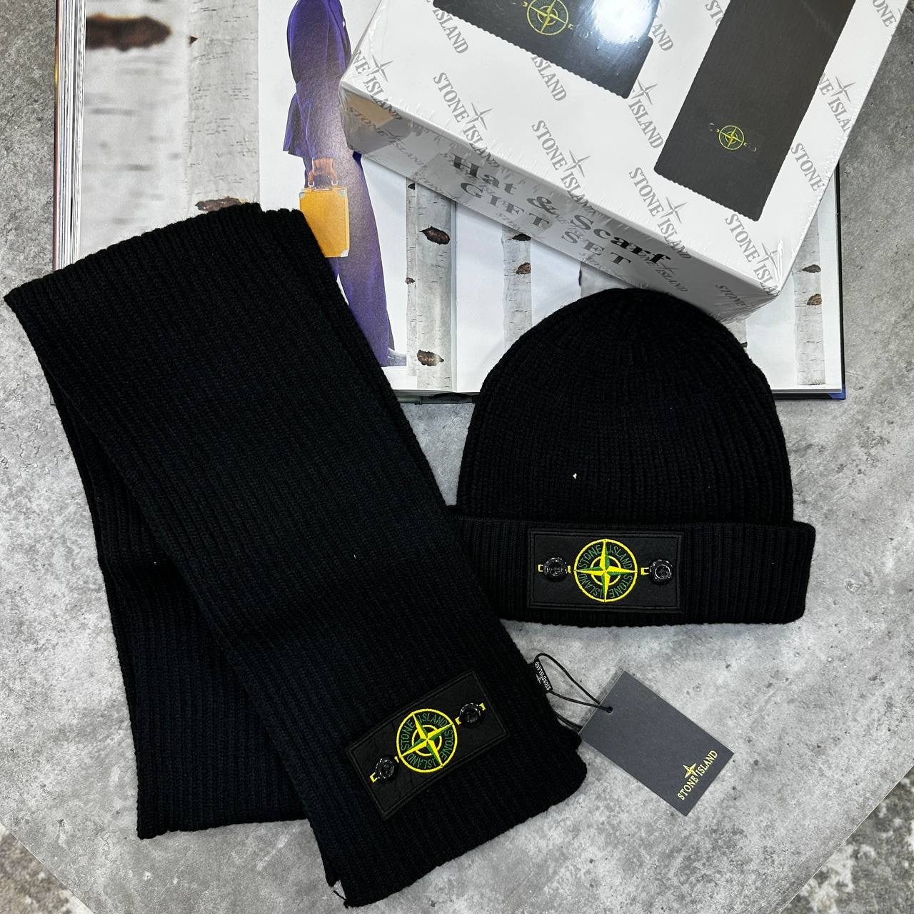 STNE HAT AND SCARF BLACK WITH BOX