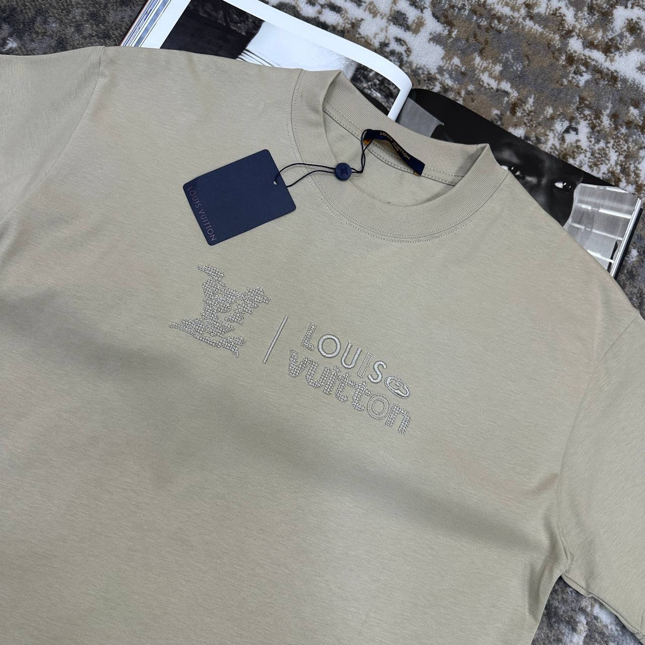LUOS-VUTON EMBROIDERY TSHIRT-BEIGE
