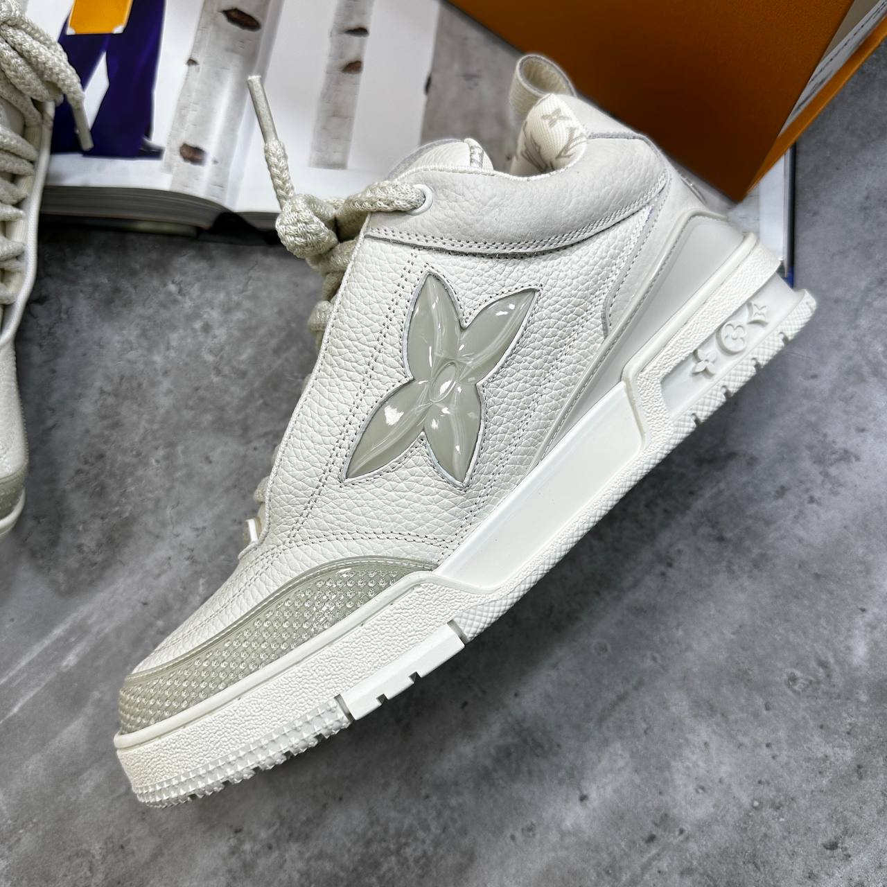 LVE TRAINER - WHITE