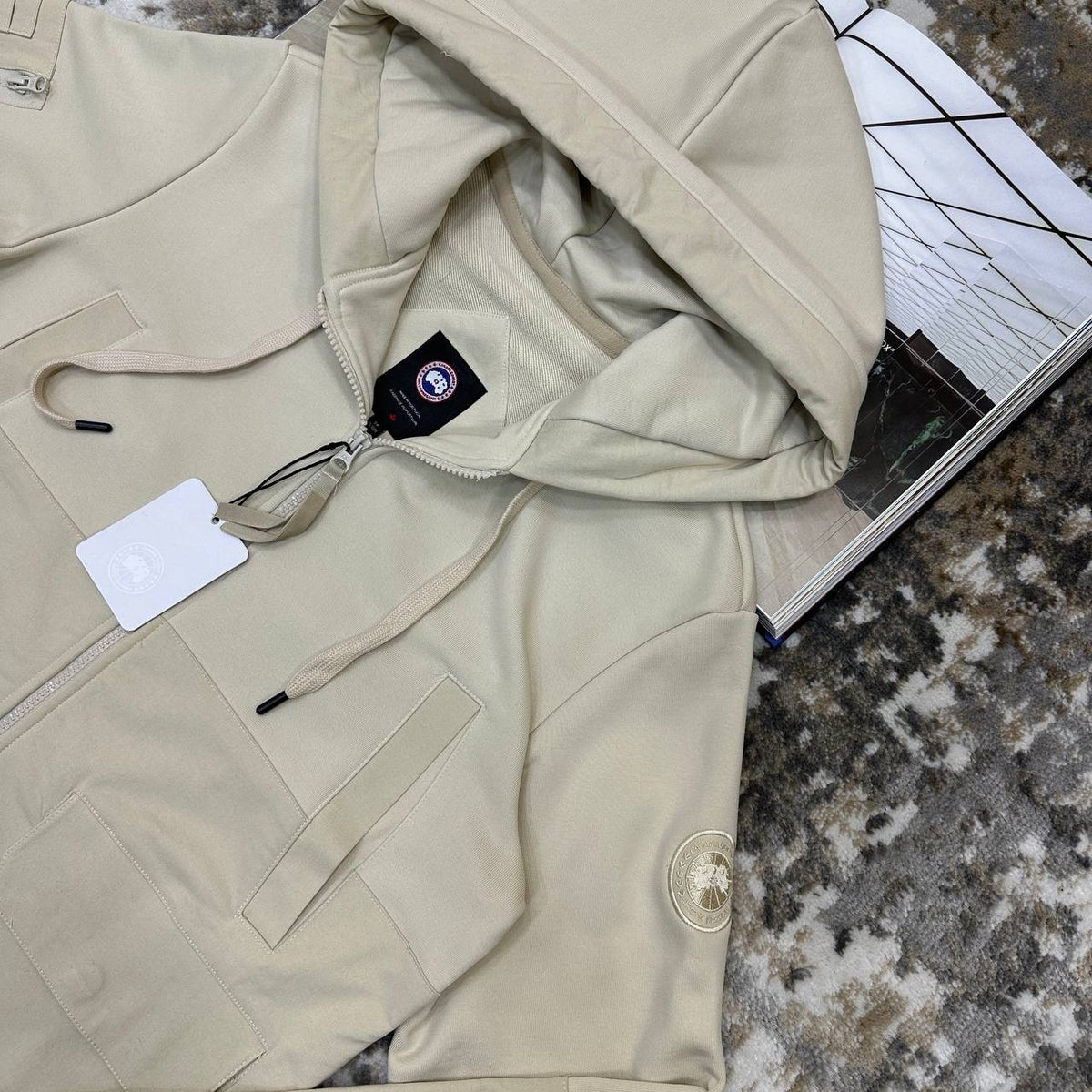 CNADA-GOOSE ZIP JACKET-BEIGE WITH BEIGE BADGE