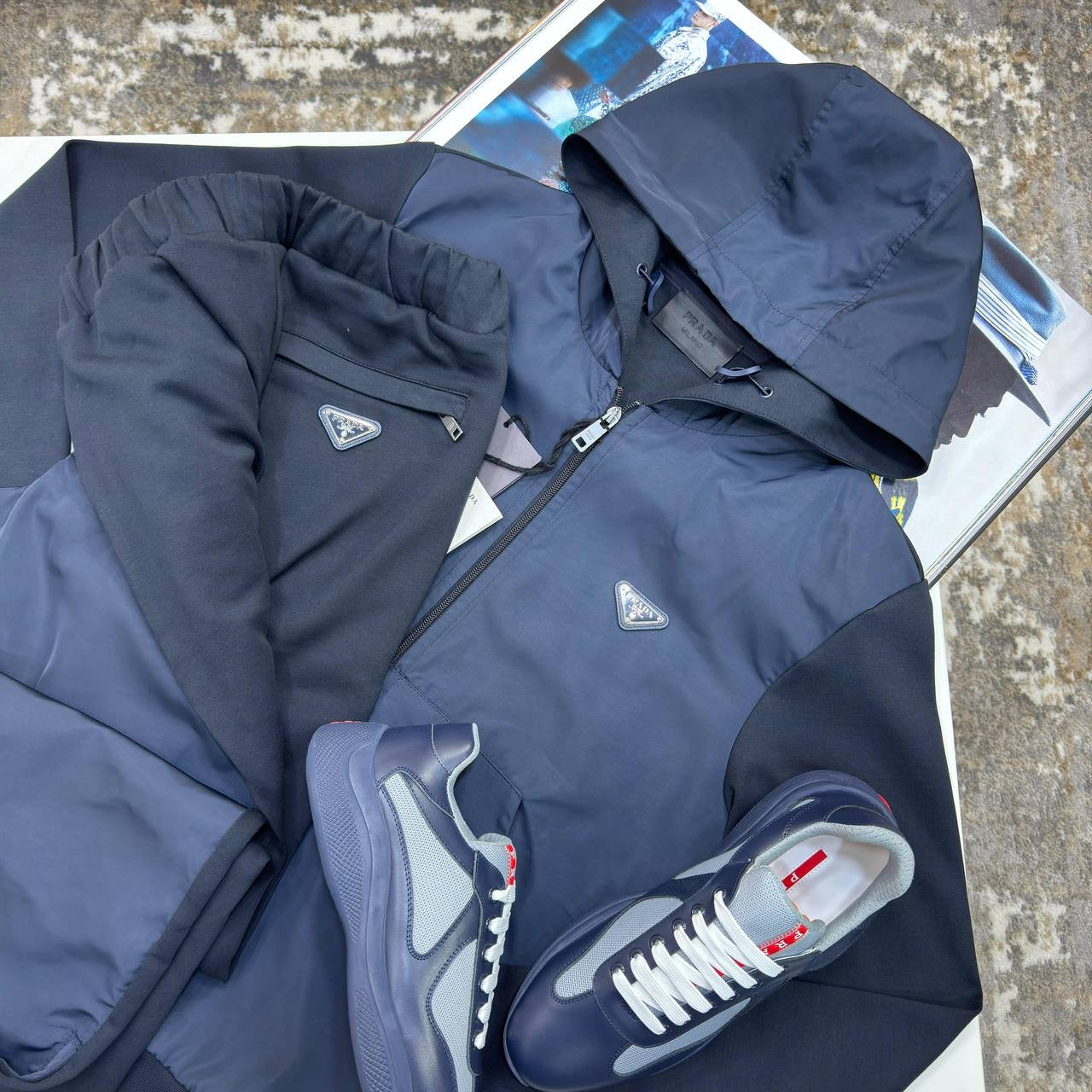 PRDA TRACKSUIT FROMT METAL BADGE NAVY