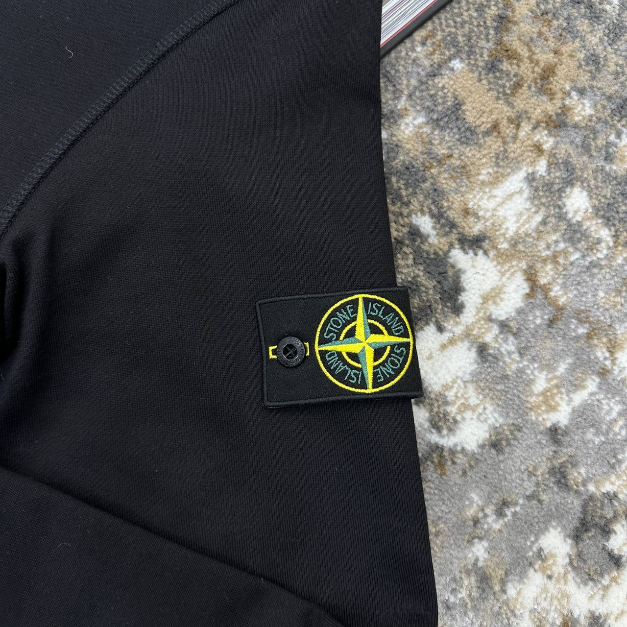 STNE JUMPER BLACK