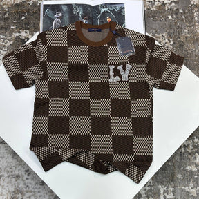 L.V FRONT DIAMOND BADGE TSHIRT-BROWN