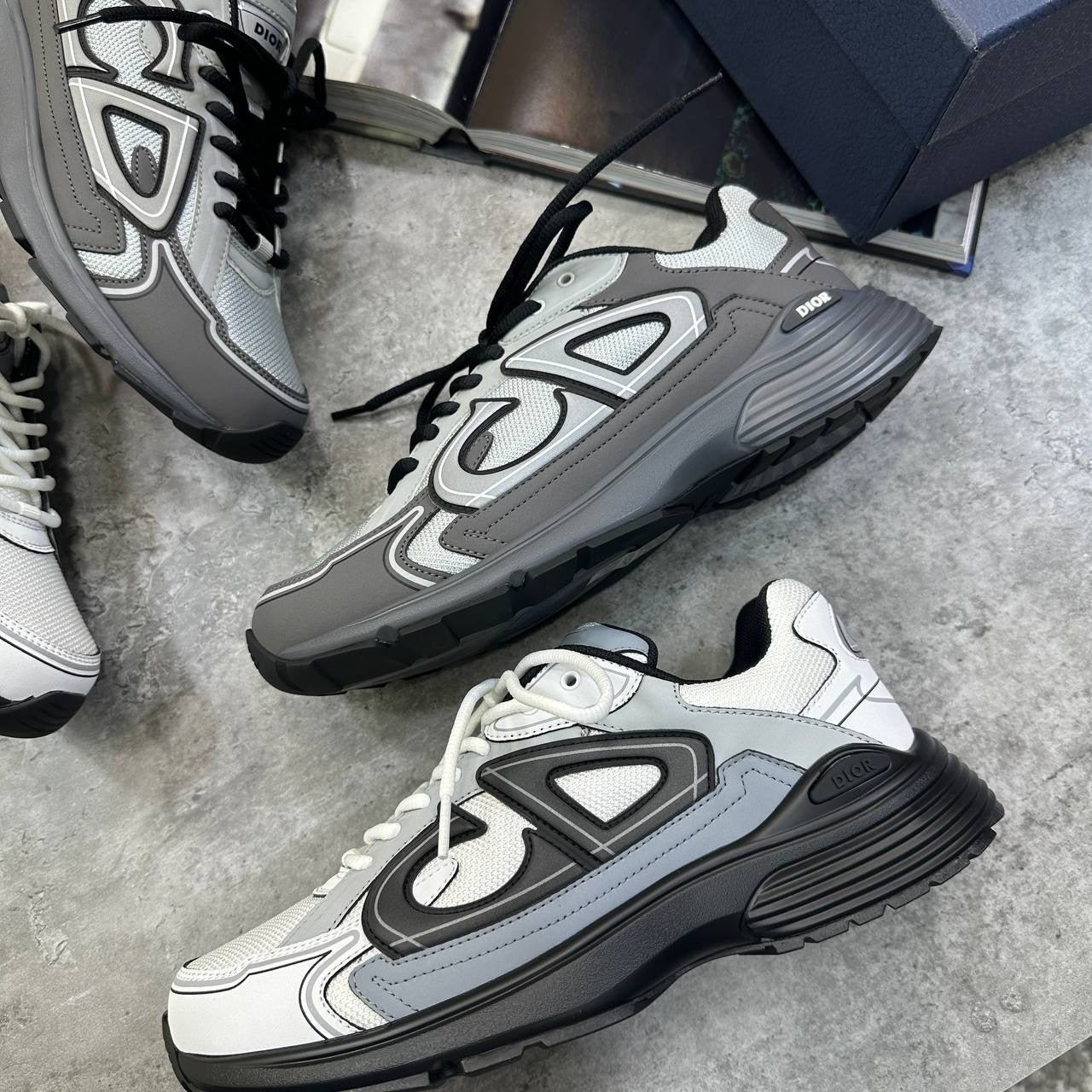 B-30 TRAINER ALL GREY