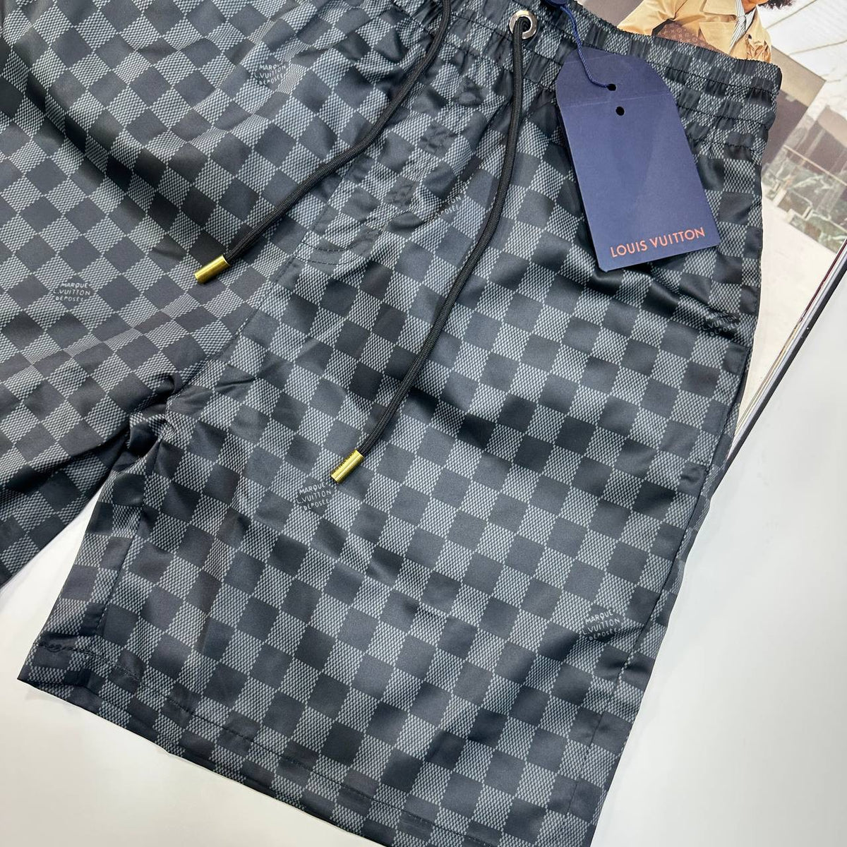 L.V SWIM SHORTS BLACK