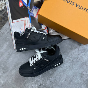 LVE TRAINER - ALL BLACK