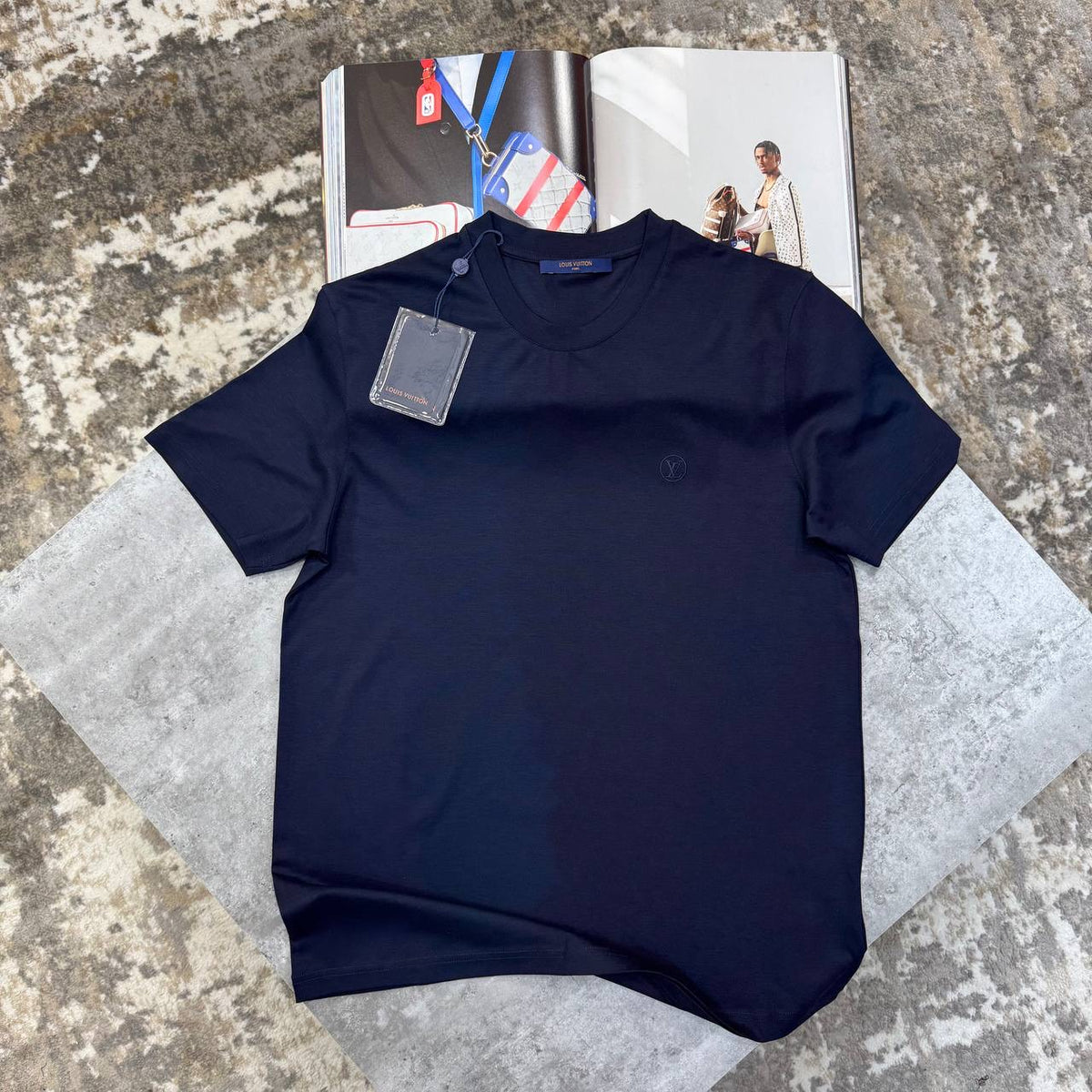 L.V FRONT SMALL LOGO TSHIRT-NAVY