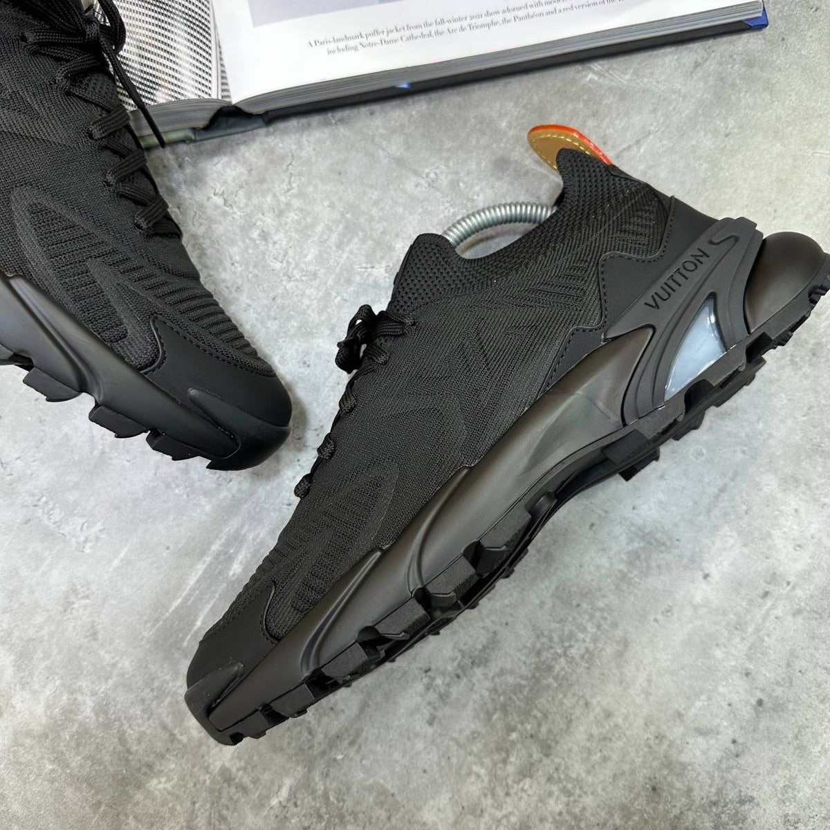 LVE TRAINER -ALL BLACK