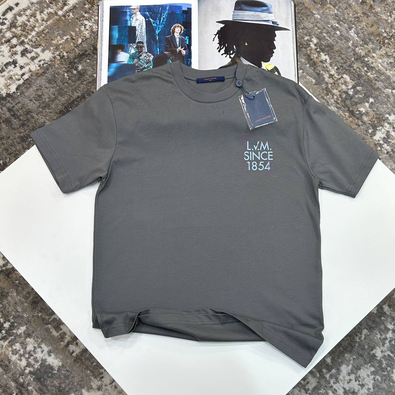 L.V BACK BIG SNAKE PRINTED TSHIRT-GREY