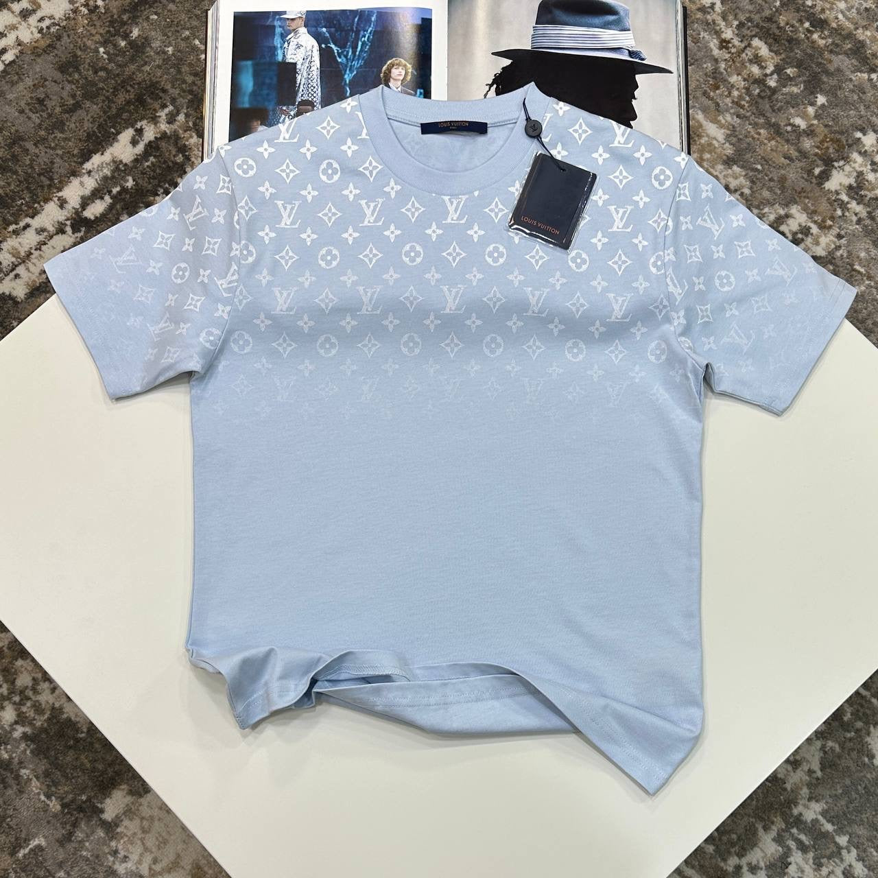 l.V TSHIRT-LIGHT BLUE