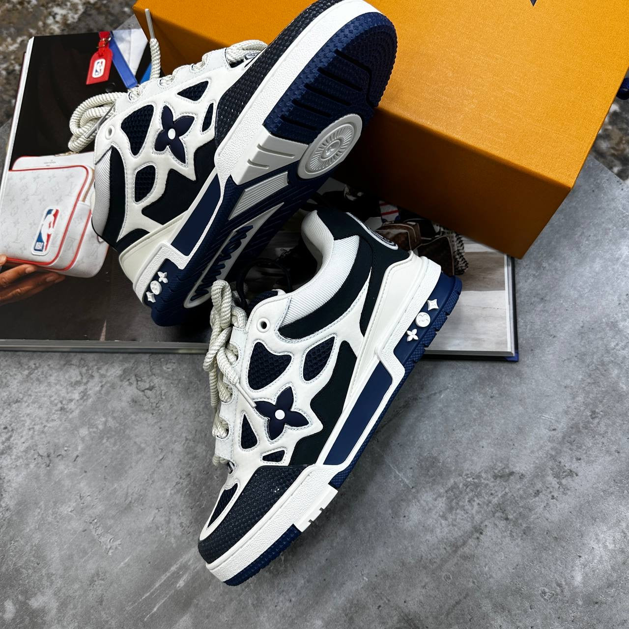 LVE TRAINER -WHITE|BLACK