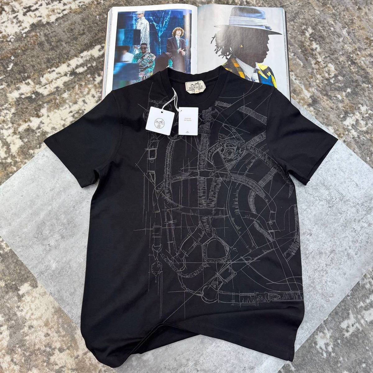HRMS FRONT BIG PRINT T SHIRT BLACK