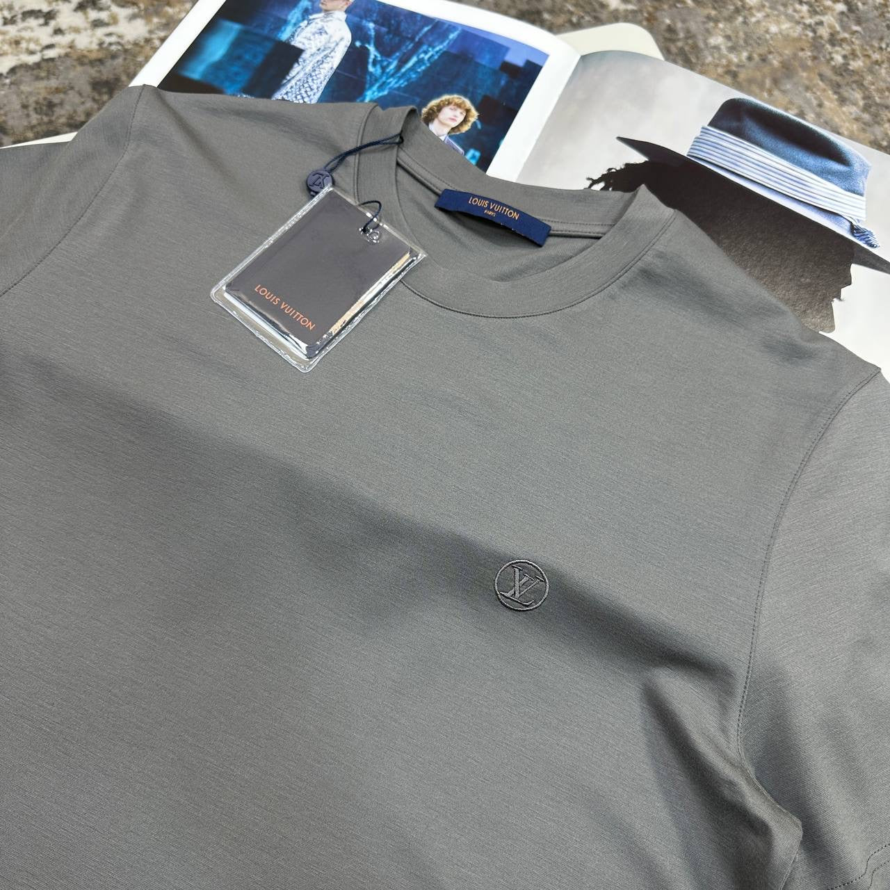 L.V TSHIRT-GREY