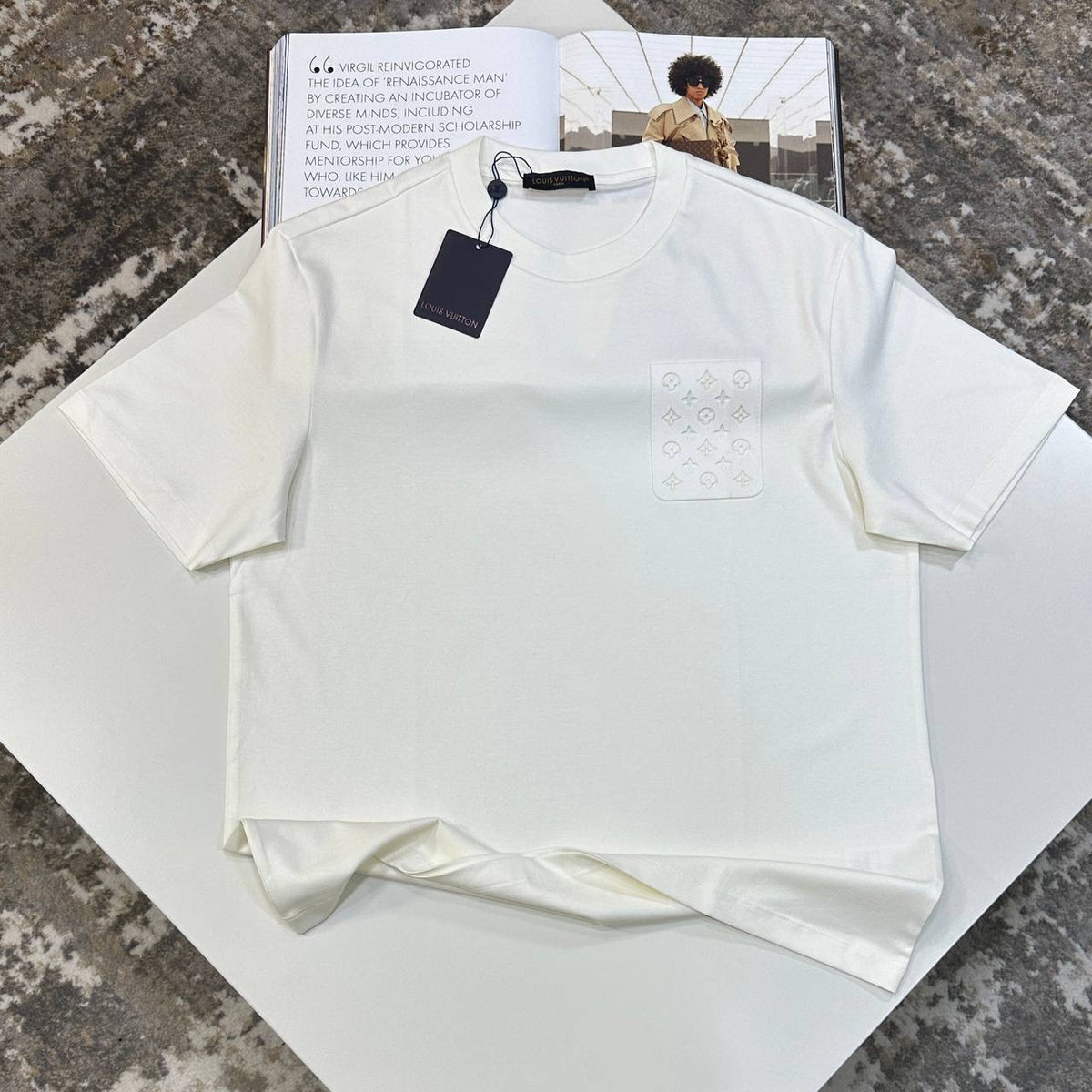 L.V FRONT POCKET TSHIRT WHITE