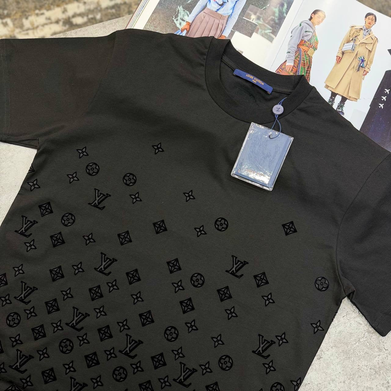 LV TSHIRT BLACK