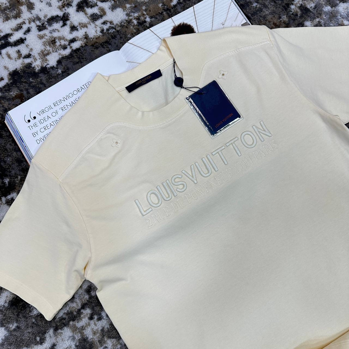 LUOS-VUTON EMBROIDERY TSHIRT-BEIGE
