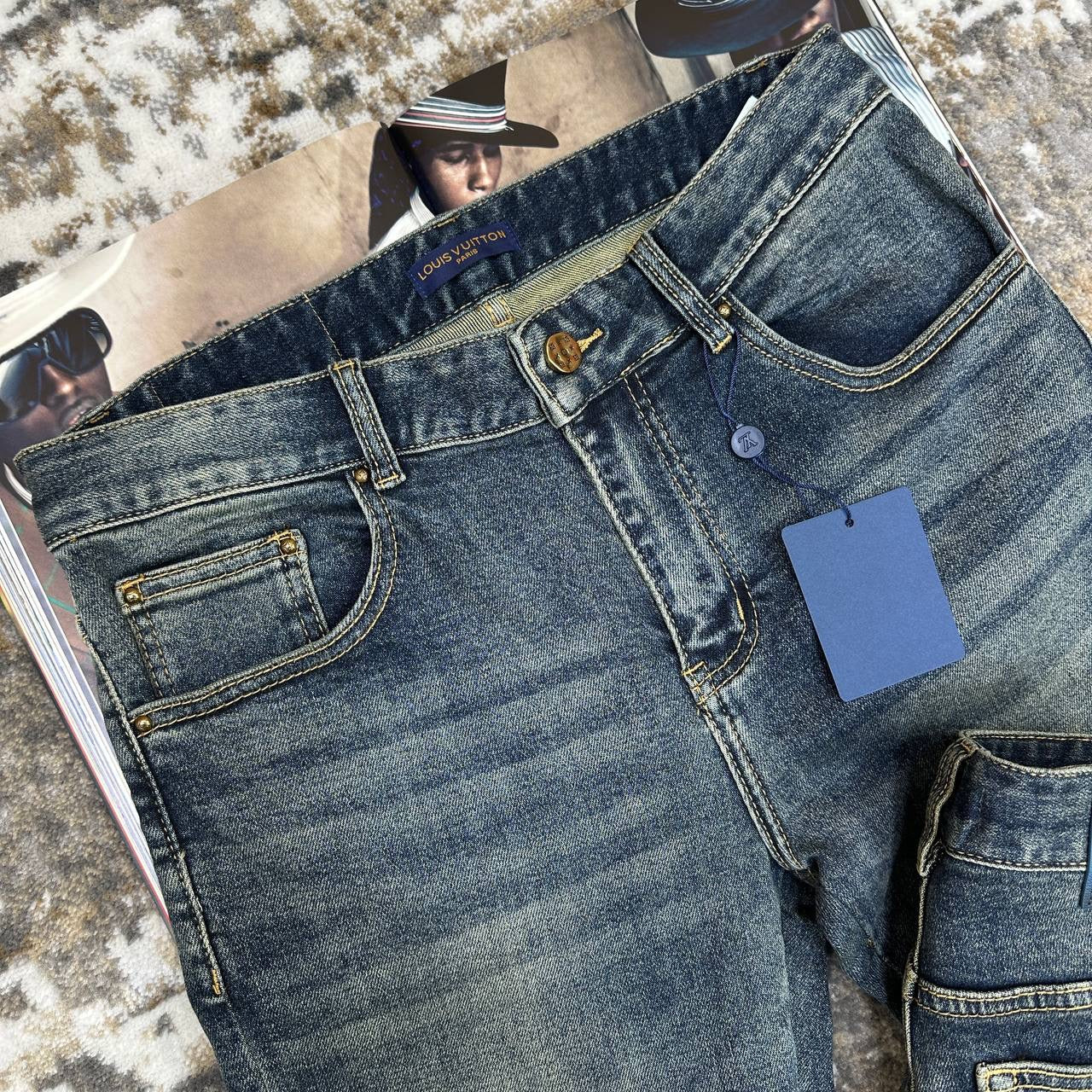 LOUS V JEANS WITH BACK POCKET LOGO SLIM FIT