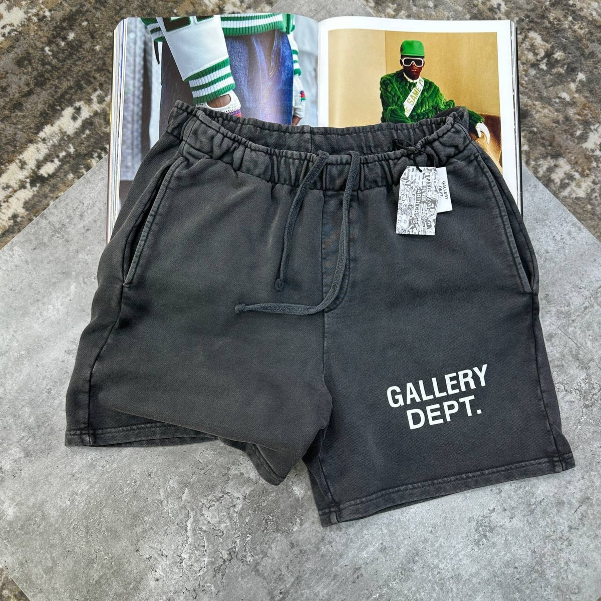 GLRY SHORTS BLACK