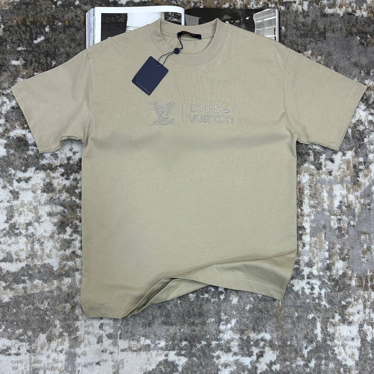 LUOS-VUTON EMBROIDERY TSHIRT-BEIGE
