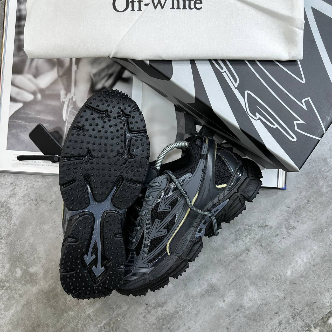 OF-WHITE TRAINER-BLACK