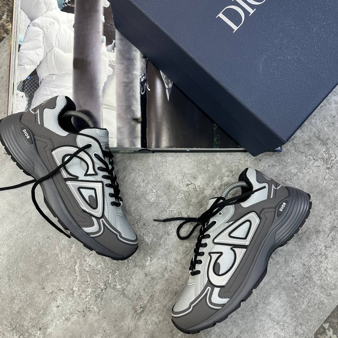 B-30 TRAINER ALL GREY