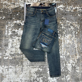 LOUS V JEANS WITH BACK POCKET LOGO SLIM FIT