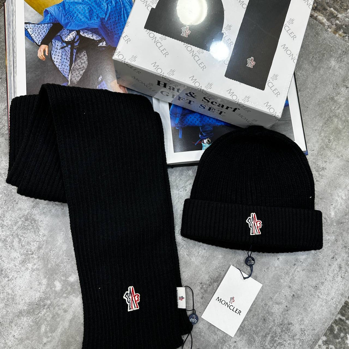 MNCLR HAT AND SCARF SET BLACK WITH BOX