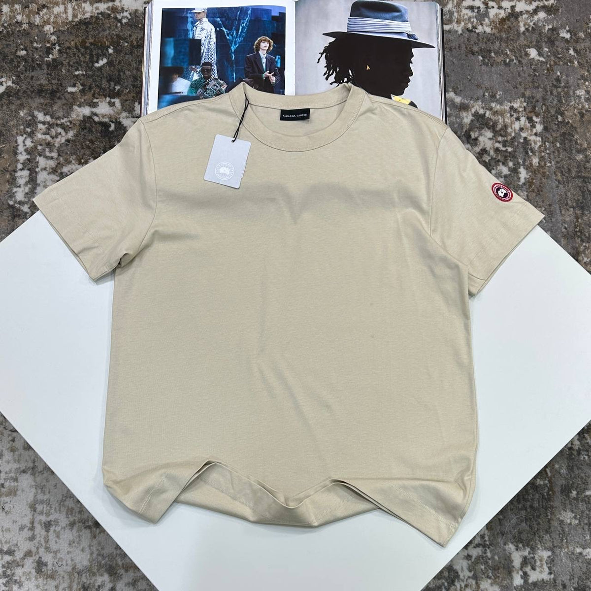 CG SIDE BADGE TSHIRT-BEIGE
