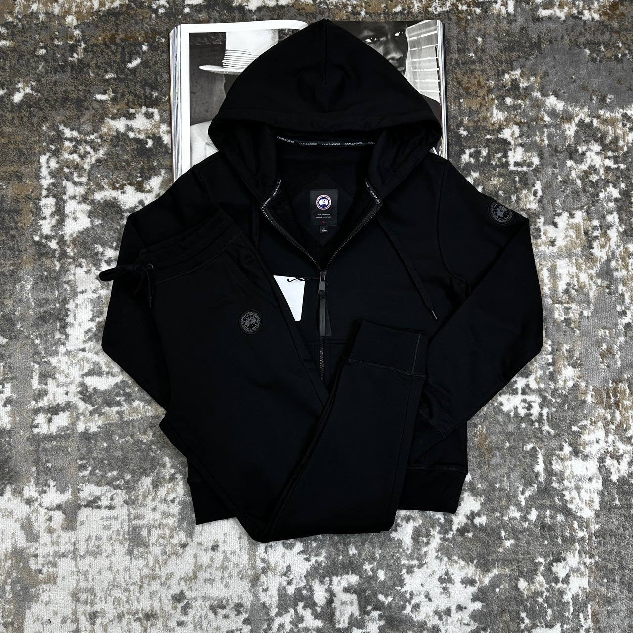 CNDA GOOSE TRACKSUIT-BLACK BLACK BADGE