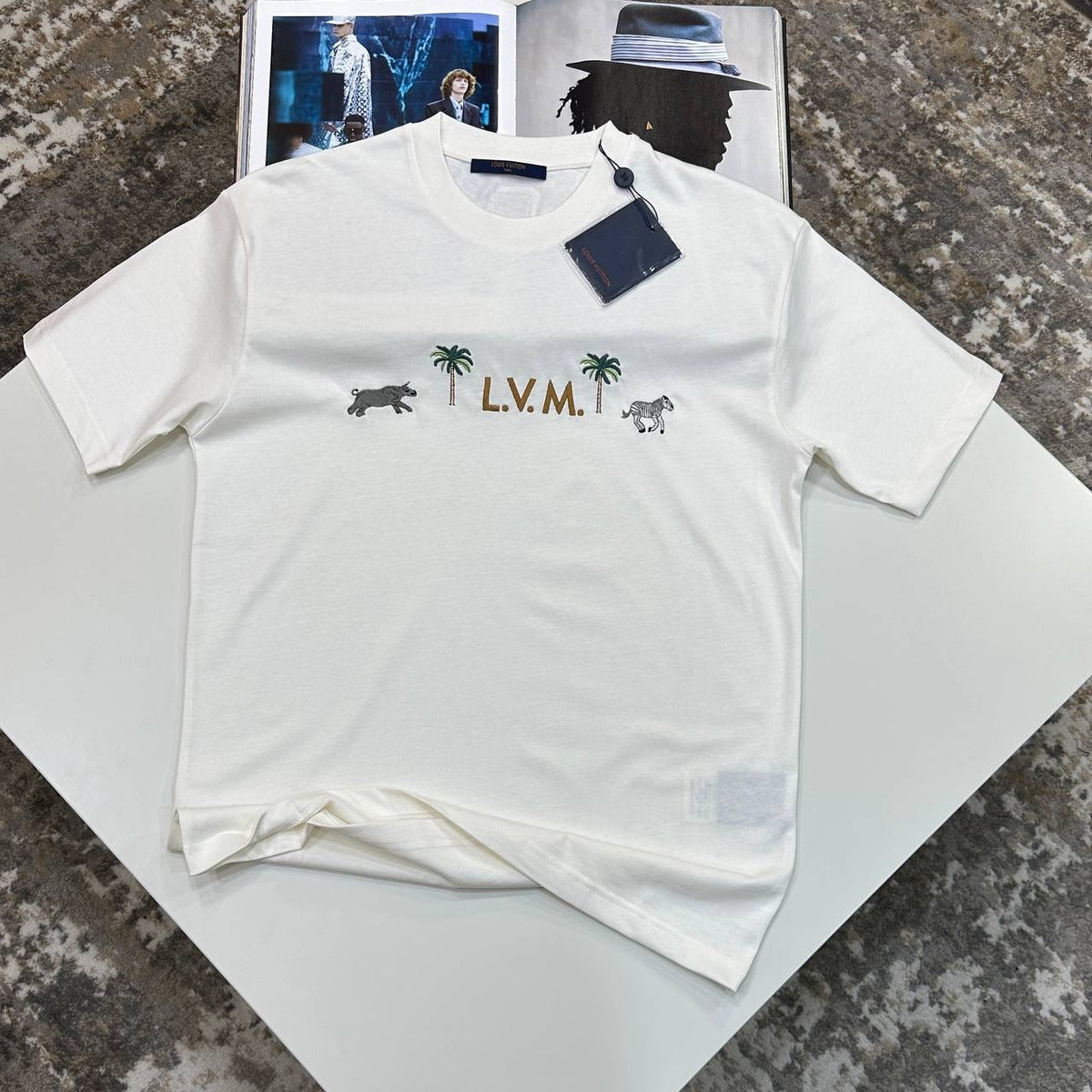 L.V TSHIRT-WHITE