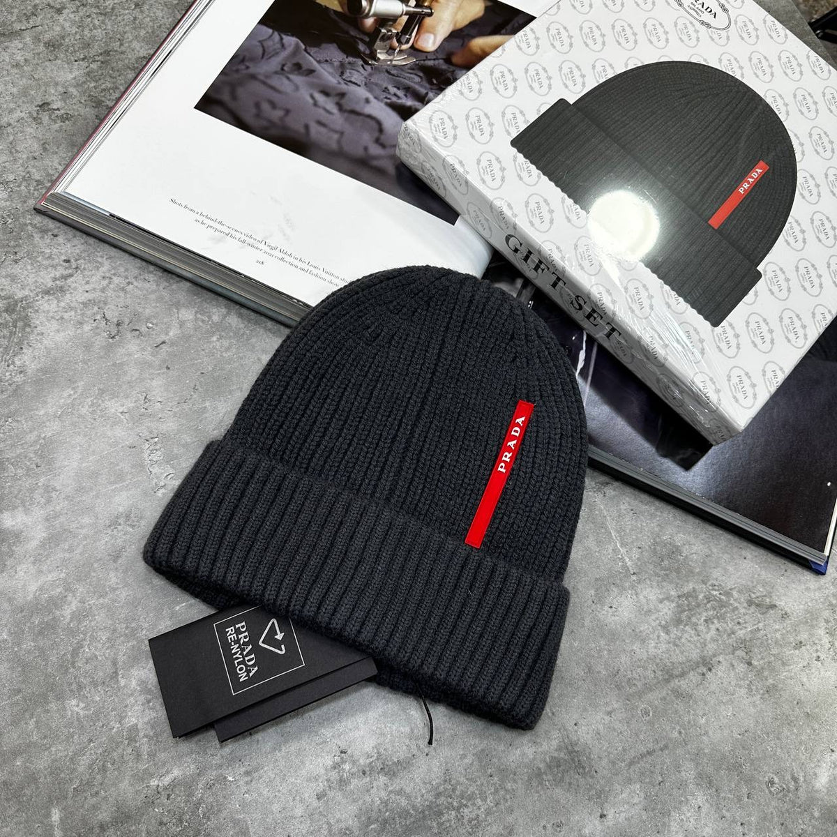 PRDA BEANIE BLACK WITH BOX