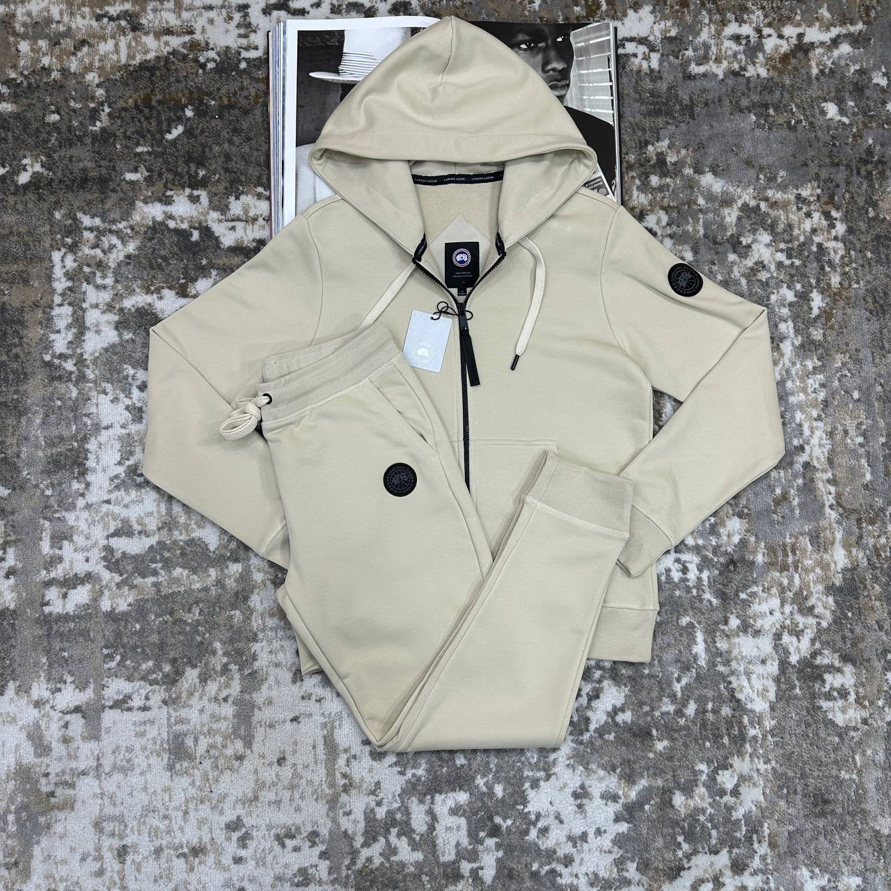 CANDA GOOSE TRACKSUIT BEIGE WITH BLACK BADGE
