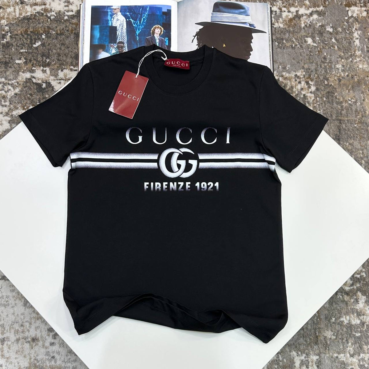 GUCI FRONT PRINT TSHIRT-BLACK