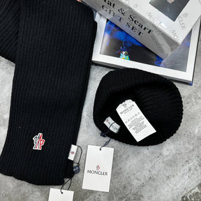 MNCLR HAT AND SCARF SET BLACK WITH BOX