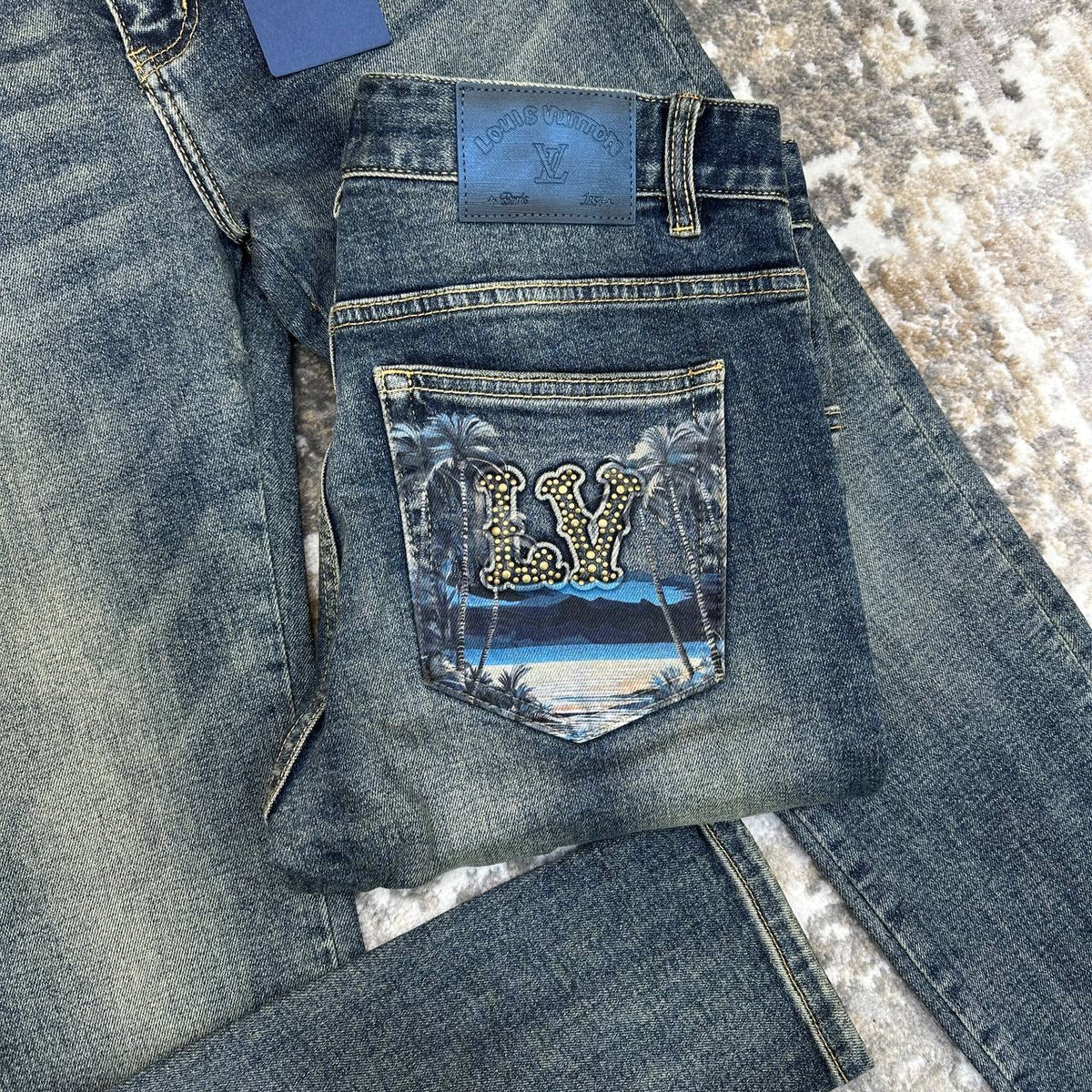 LOUS V JEANS WITH BACK POCKET LOGO SLIM FIT