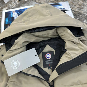C.G RED BADGE CHELSEA PARKA JACKET-BEIGE