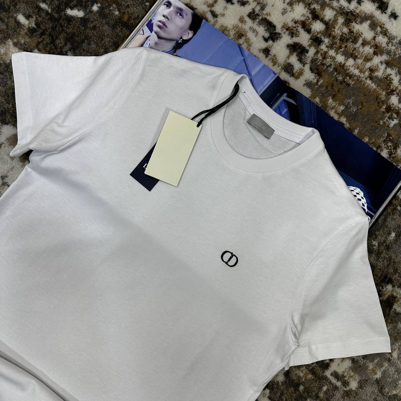 CHRISTN DOR SMALL BADGE TSHIRT-WHITE