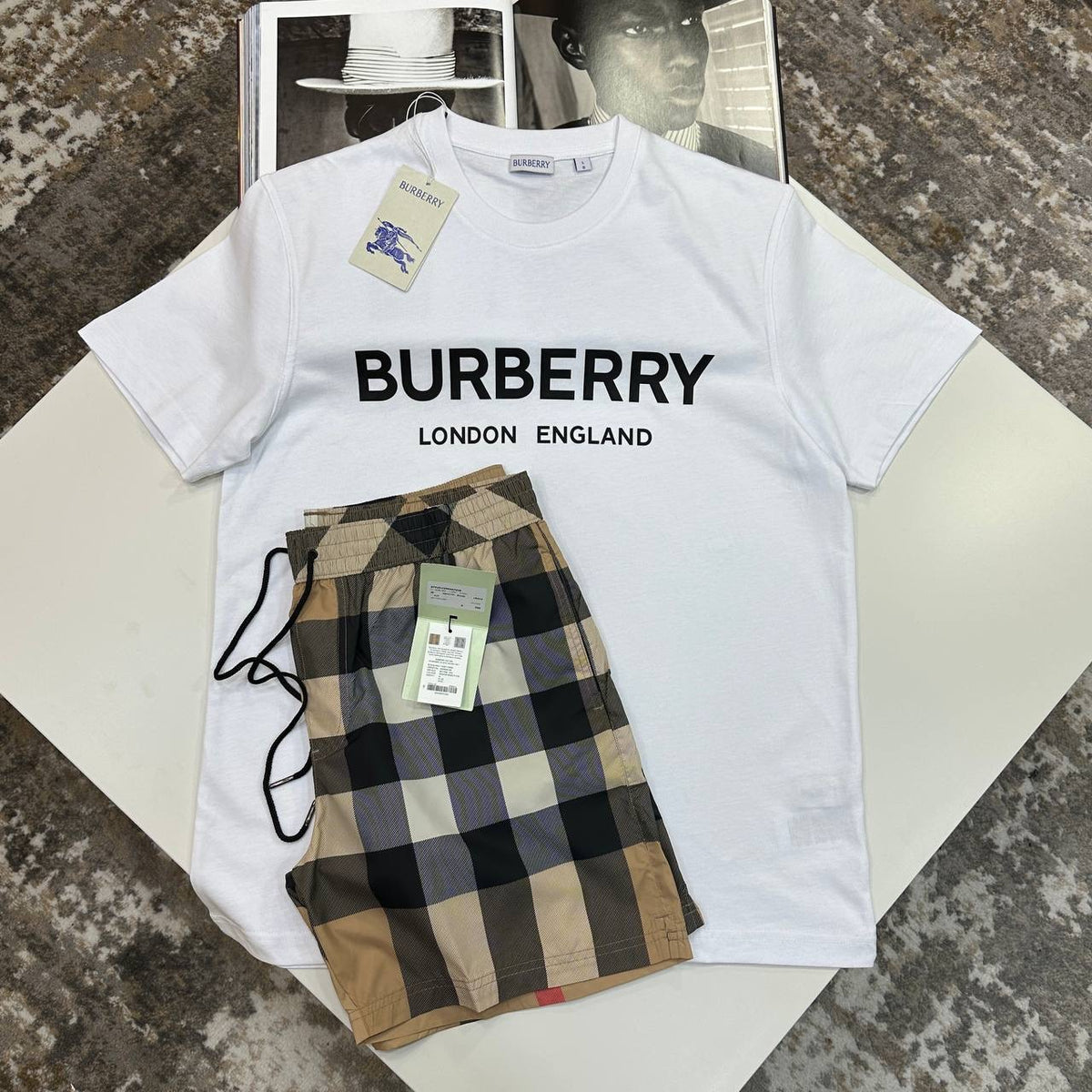 BURBERY SHORT SET WHITE/BEIGE