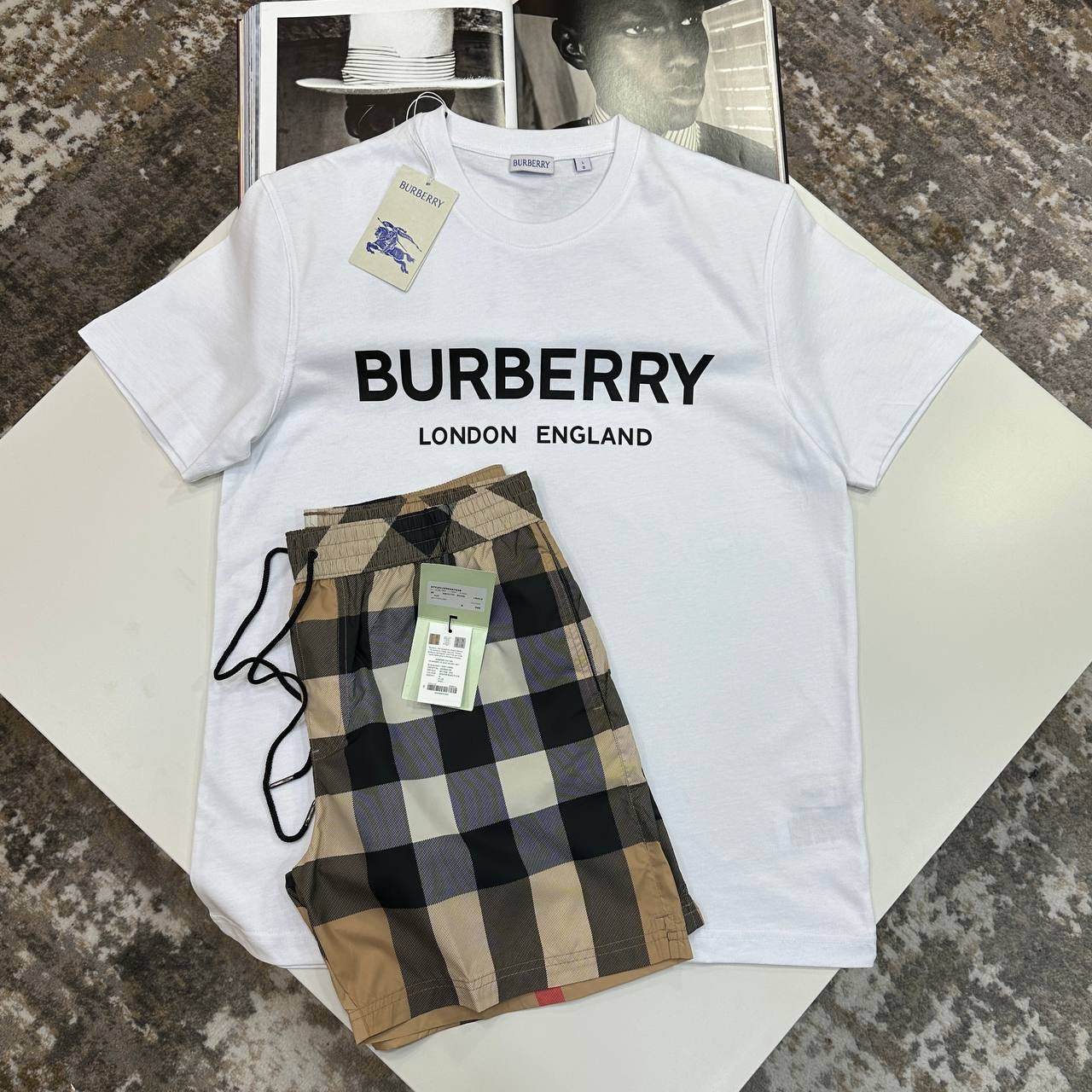 BURBERY SHORT SET WHITE/BEIGE
