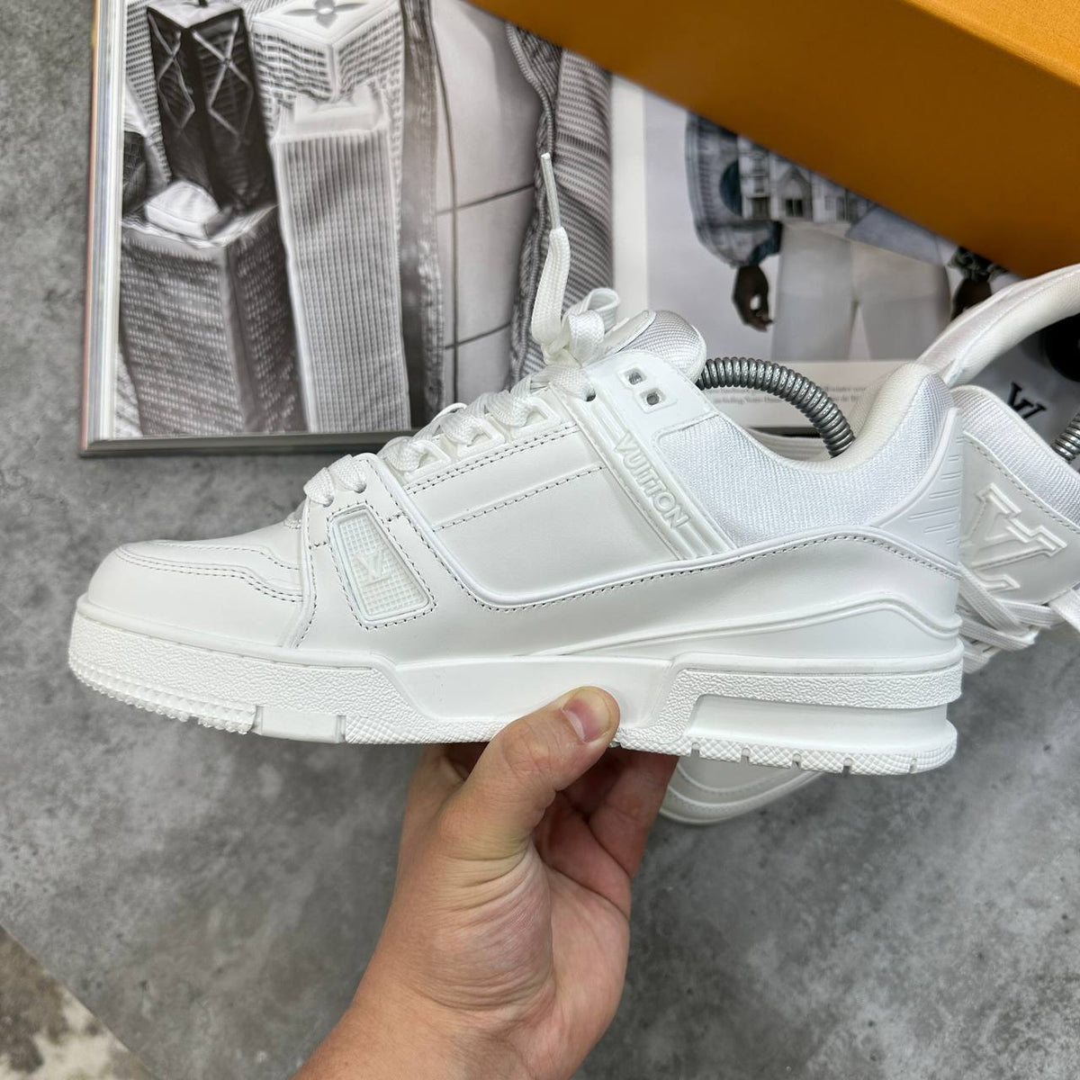 LVE TRAINER - WHITE