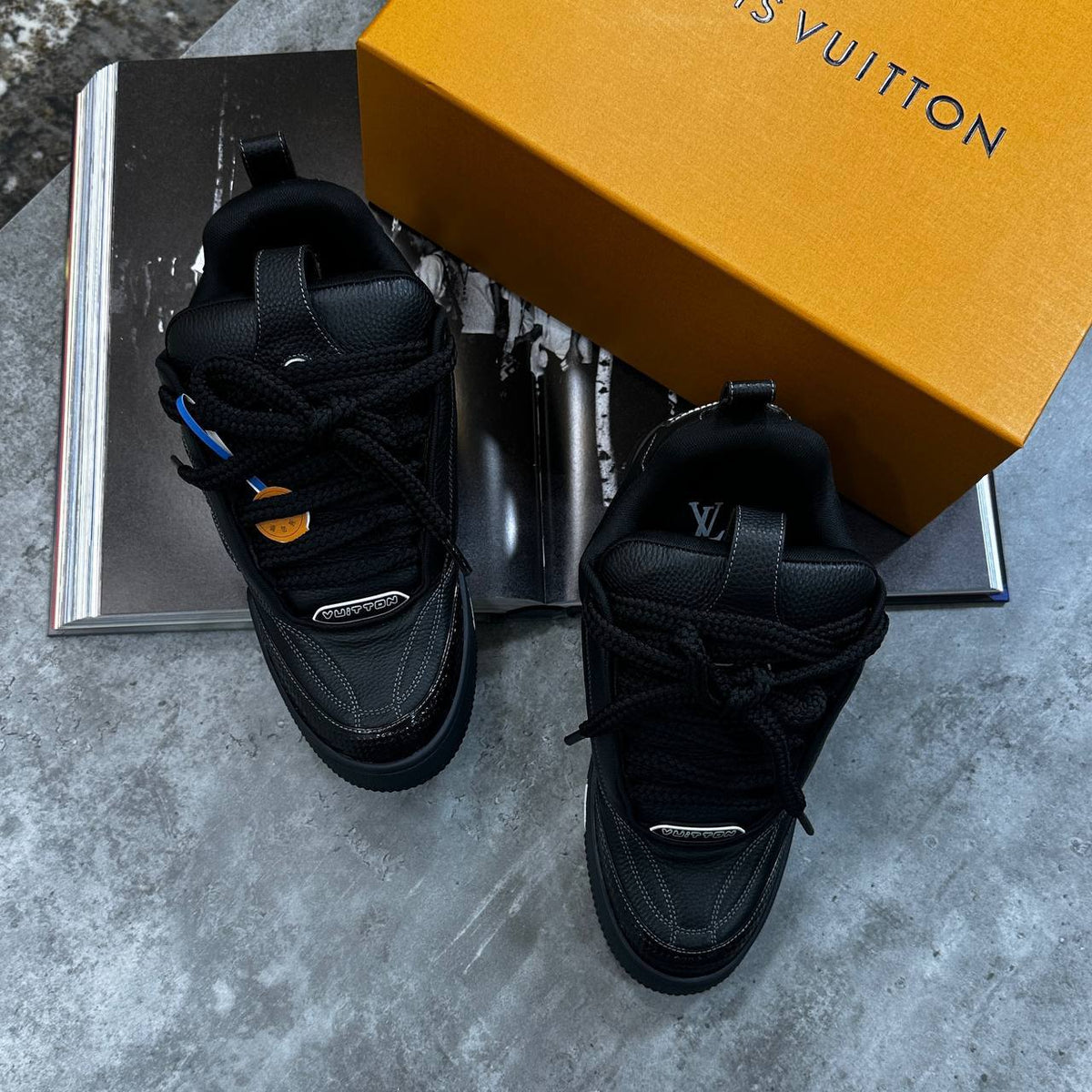 LVE TRAINER - ALL BLACK
