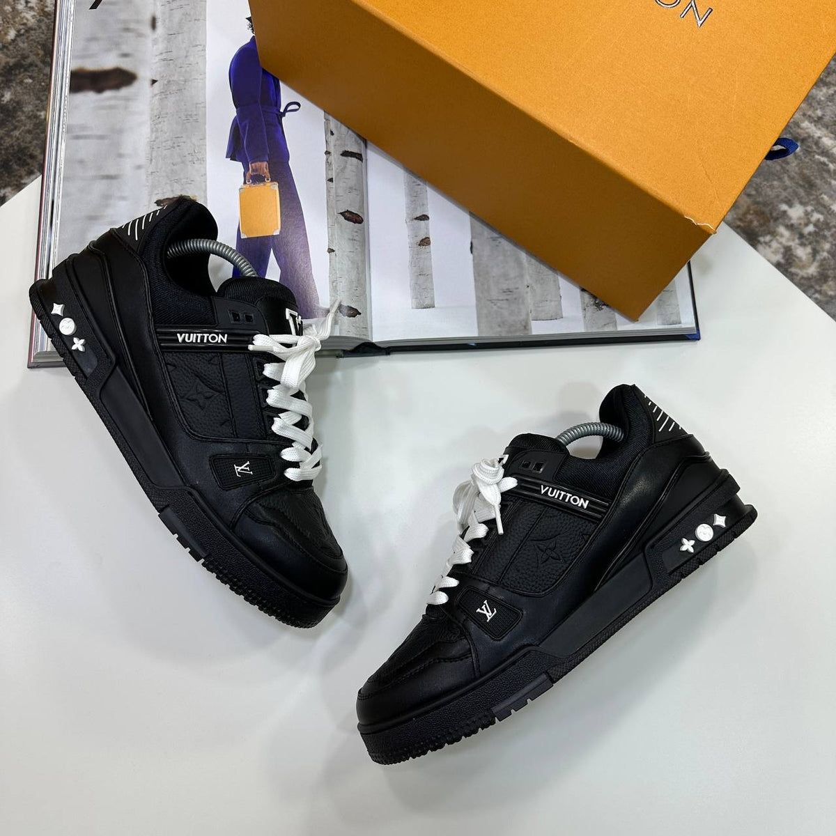 LVE TRAINER - BLACK/WHITE