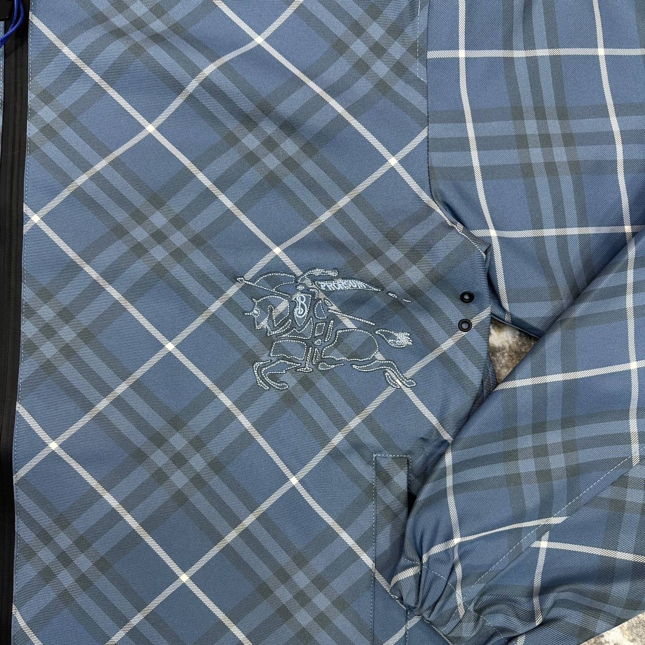 BURBERY REVERSE ABLE JACKET BLUE