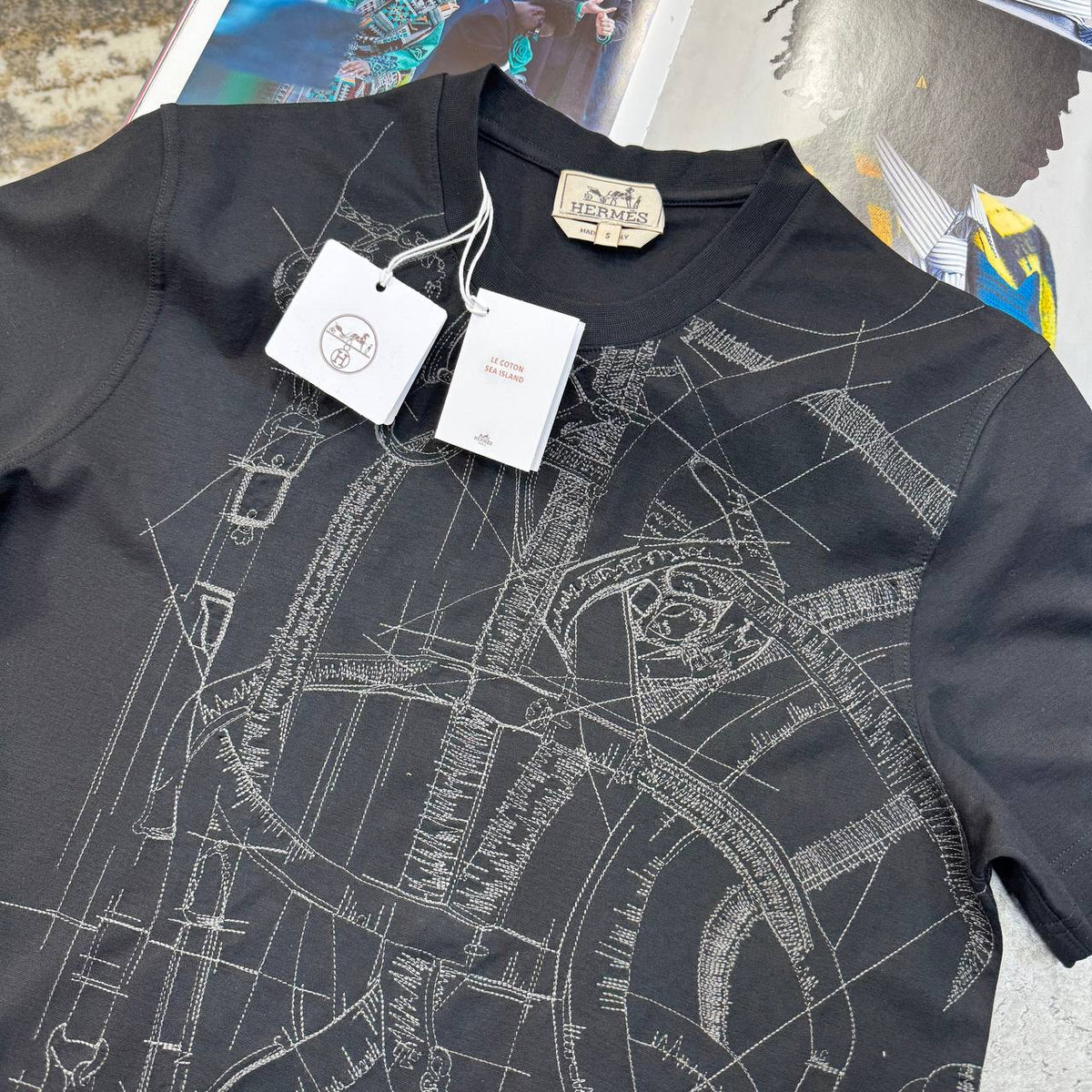 HRMS FRONT BIG PRINT T SHIRT BLACK