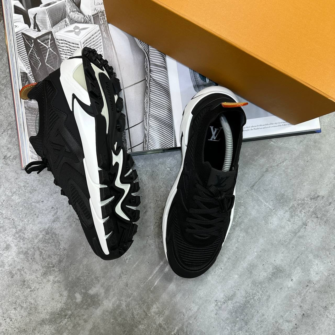 LVE TRAINER - BLACK/WHITE