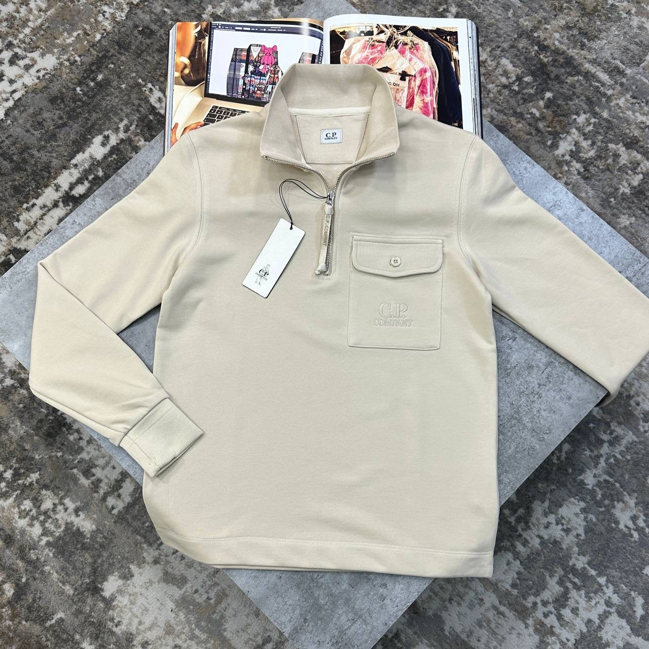 C.P FRONT POCKET HALFZIP JUMPER BEIGE